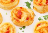 Cheesy Pizza Swirls