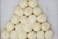 Garlic Butter Christmas Tree Rolls