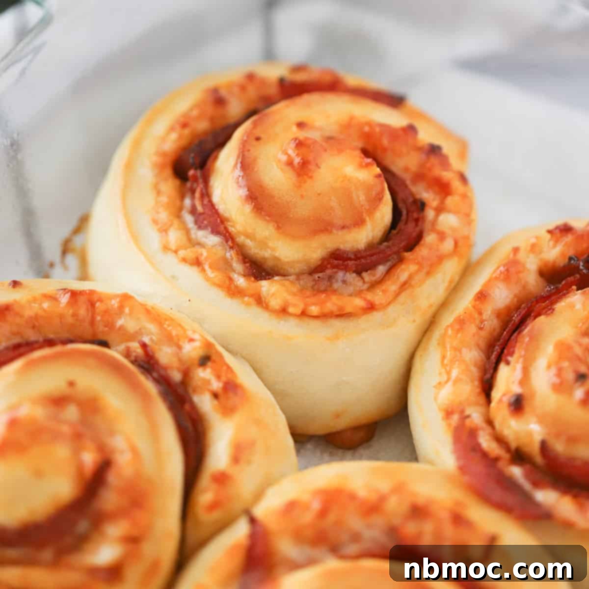 Cheesy Pizza Pinwheels 1 featured 39576