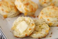 Fluffy Cheddar Biscuits