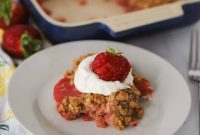 Sweet and Tangy Strawberry Rhubarb Crisp