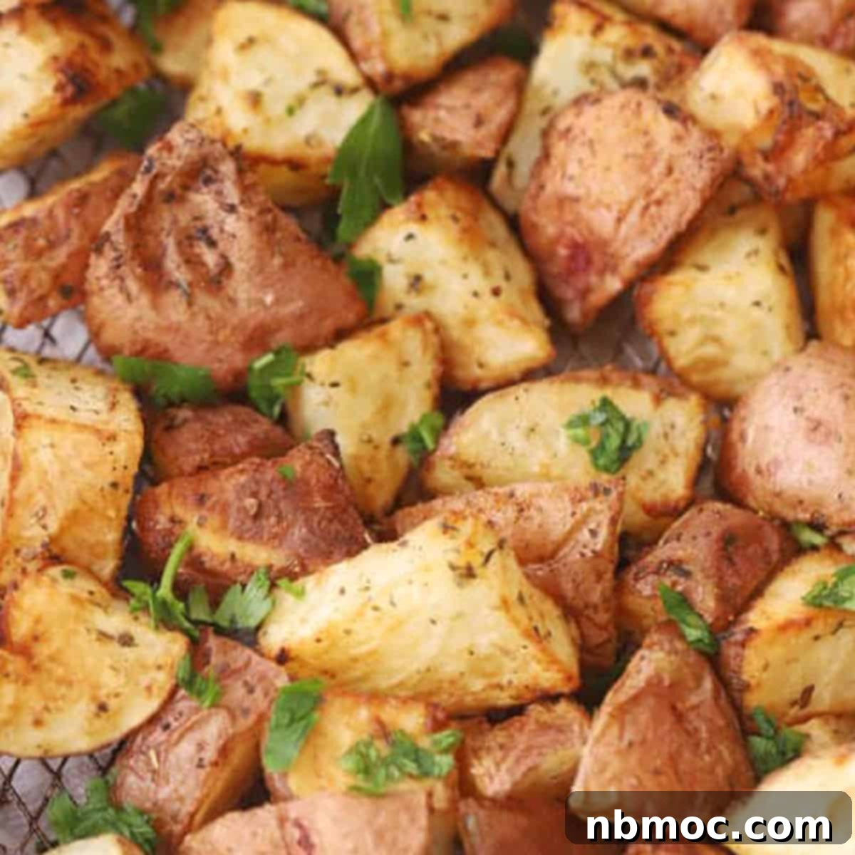 Crispy Air Fryer Red Potatoes 1 featured 9961