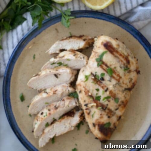Flavorful Rosemary Garlic Chicken Breast Marinade 6 healthy garlic rosemary chicken, perfectly cooked and ready to eat