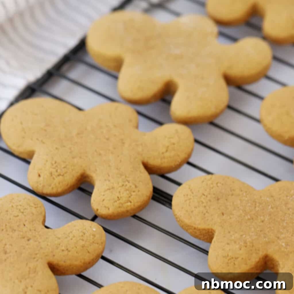 homemade gingerbread men cookie recipe, gingerbread men recipe.
