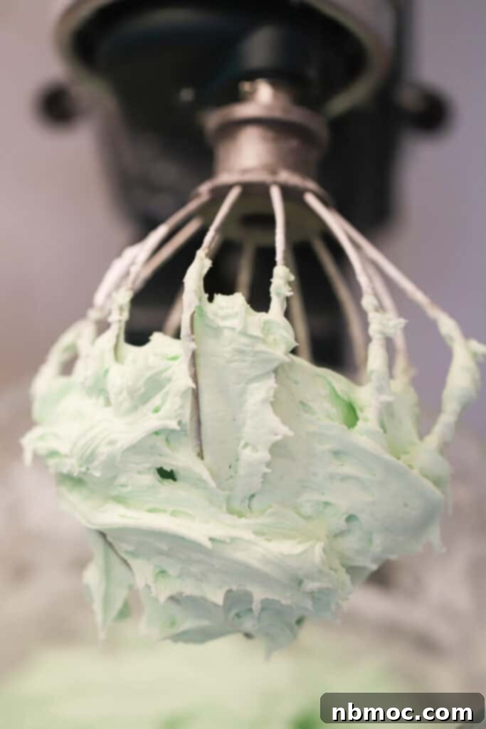 how to make Mint Cream Cheese Frosting recipe